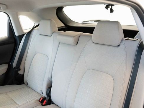 Certified 2025 Honda HR-V LX image 17