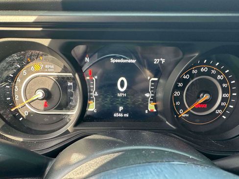 Used 2025 Jeep Wrangler Unlimited Sahara w/ Safety Group image 22