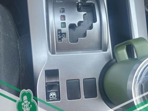 Used 2016 Toyota 4Runner SR5 AWD/4WD image 14