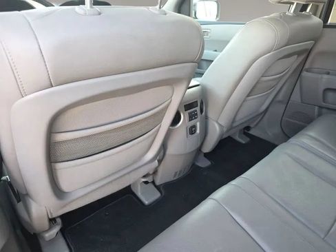 Used 2010 Honda Pilot Touring image 36