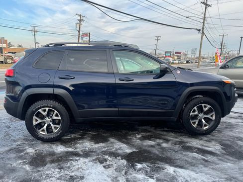 Used 2014 Jeep Cherokee Trailhawk w/ Leather Interior Group AWD/4WD image 4
