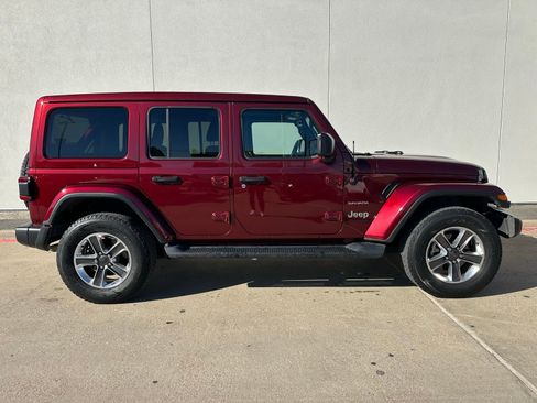 Used 2021 Jeep Wrangler Unlimited Sahara image 9