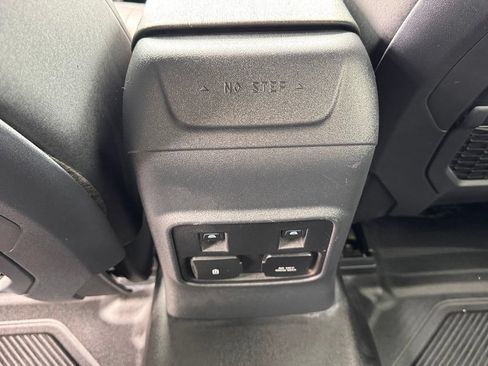 Used 2023 Ford Bronco Big Bend w/ Sasquatch Package AWD/4WD image 29