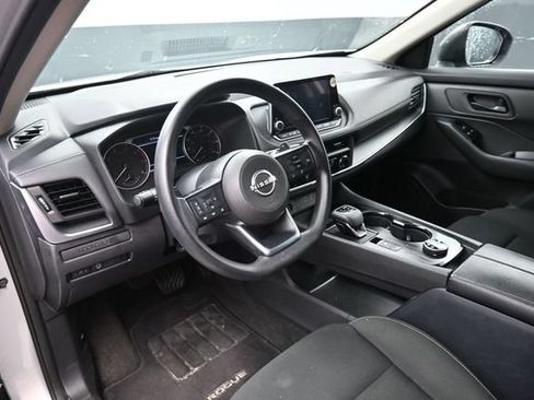 Used 2024 Nissan Rogue S AWD/4WD image 17