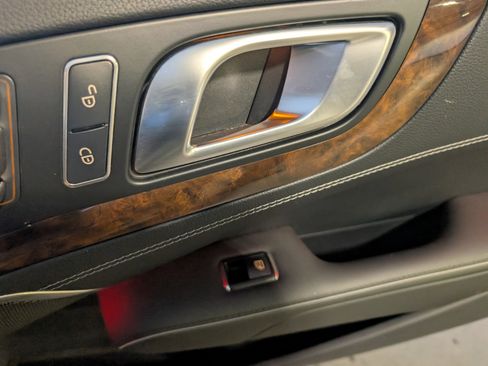 Used 2014 Mercedes-Benz SL 550 image 27