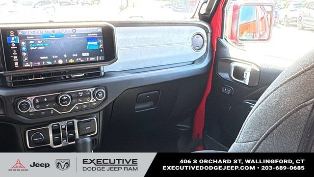 Used 2024 Jeep Wrangler Unlimited w/ Convenience Group AWD/4WD image 22