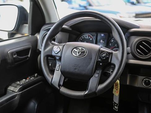 Used 2022 Toyota Tacoma SR AWD/4WD image 17
