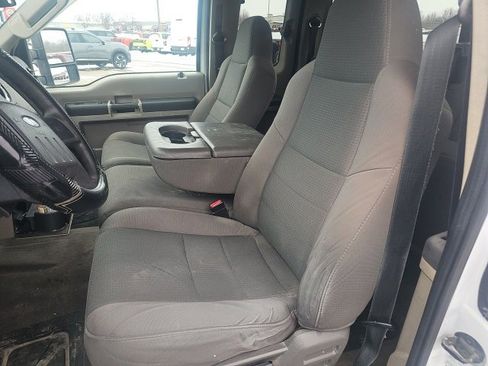 Used 2010 Ford F250 XLT image 6