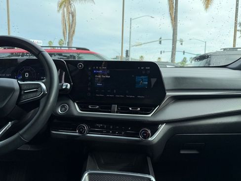 Used 2025 Chevrolet Equinox LT image 17