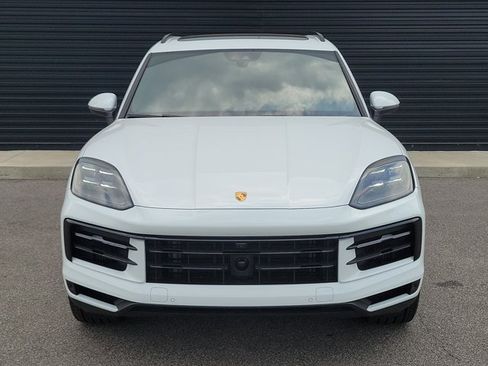 Certified 2024 Porsche Cayenne AWD/4WD image 8
