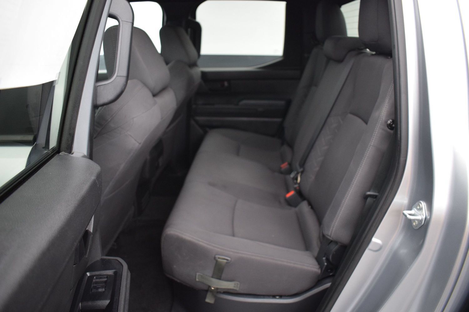 Used 2025 Toyota Tacoma SR5 AWD/4WD image 12
