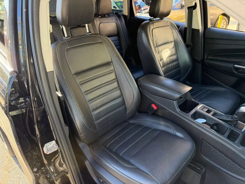 Used 2018 Ford Escape Titanium AWD/4WD image 14