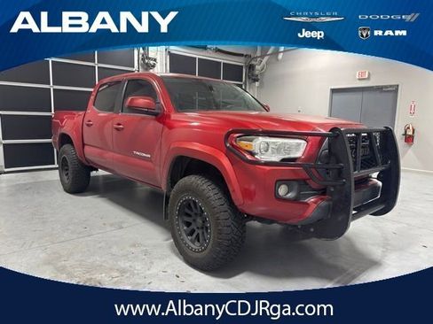 Used 2019 Toyota Tacoma SR5 RWD image 1