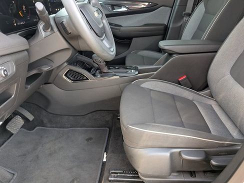 Used 2025 Chevrolet TrailBlazer LT AWD/4WD image 15
