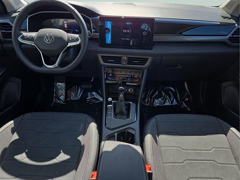 New 2026 Volkswagen Taos SE FWD image 12
