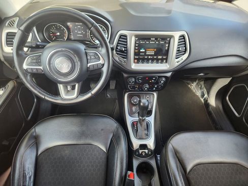 Used 2018 Jeep Compass Latitude w/ Popular Equipment Group AWD/4WD image 16