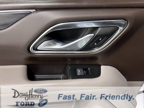 Used 2022 GMC Yukon SLT w/ SLT Premium Package image 29