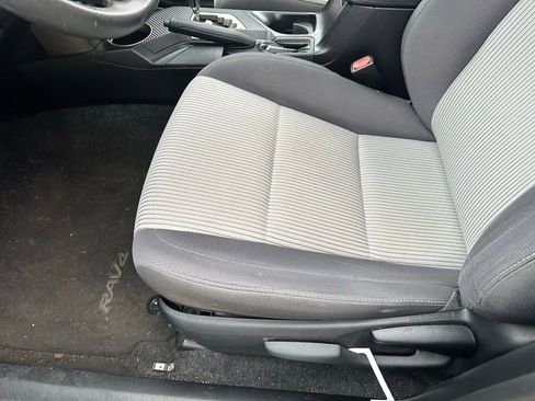 Used 2014 Toyota RAV4 XLE image 24