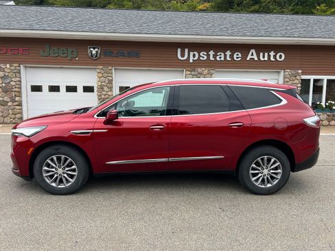 Used 2022 Buick Enclave Essence AWD/4WD image 8
