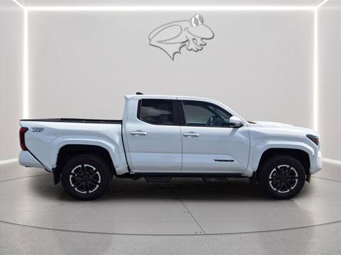 Used 2024 Toyota Tacoma TRD Sport w/ TRD Sport Upgrade Package AWD/4WD image 7