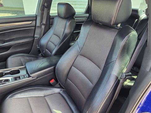 Used 2018 Honda Accord Sport image 30