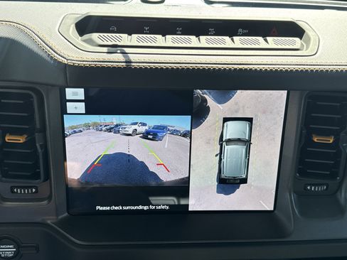 Used 2024 Ford Bronco Badlands image 19