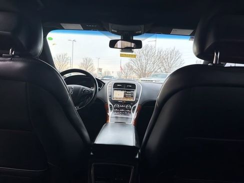 Used 2018 Lincoln MKX Reserve w/ Lincoln MKX Climate Package image 18