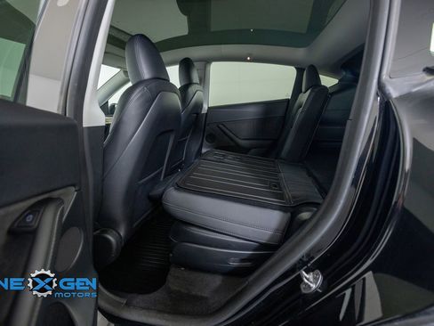 Used 2023 Tesla Model Y Long Range AWD/4WD image 28