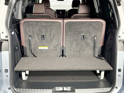 Certified 2025 Volkswagen ID. Buzz Pro S Plus AWD/4WD image 22