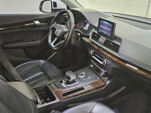 Used 2019 Audi Q5 2.0T Premium w/ Convenience Package image 10