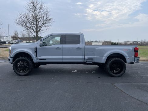 Used 2026 Ford F450 Platinum w/ FX4 Off-Road Package image 6