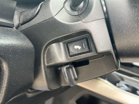 Used 2019 RAM 2500 Laramie image 22