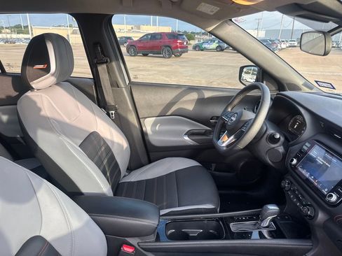 Used 2024 Nissan Kicks SR w/ SR Premium Package FWD image 26