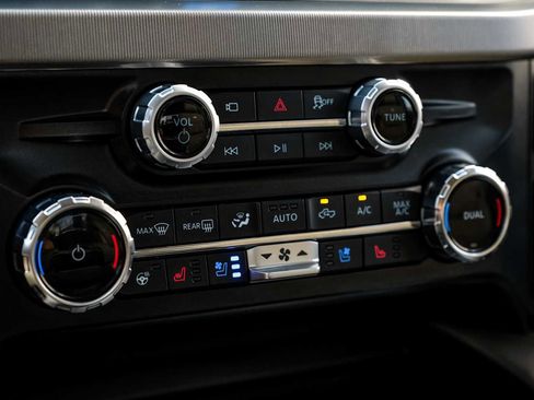 Used 2025 Ford F450 Platinum w/ Platinum Plus Package image 27