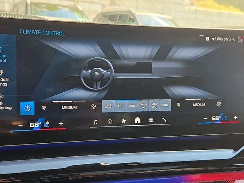 Used 2025 BMW M5 w/ Executive Package image 17