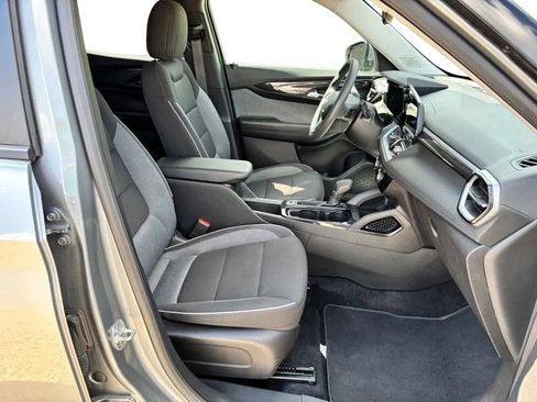 Used 2025 Chevrolet TrailBlazer LT FWD image 31