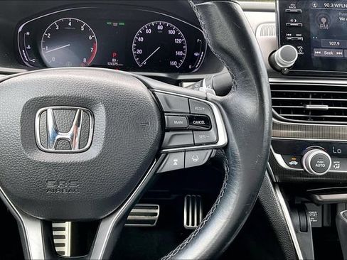 Used 2018 Honda Accord Sport image 11