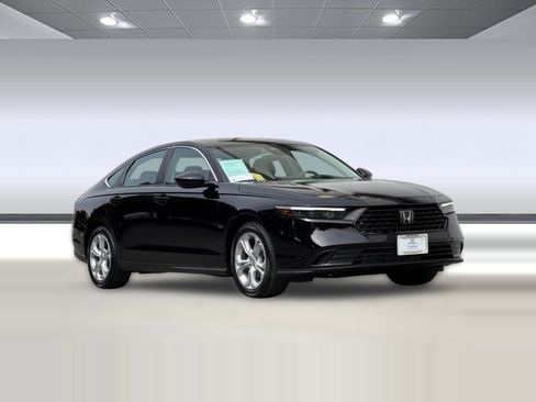 Used 2024 Honda Accord LX image 6