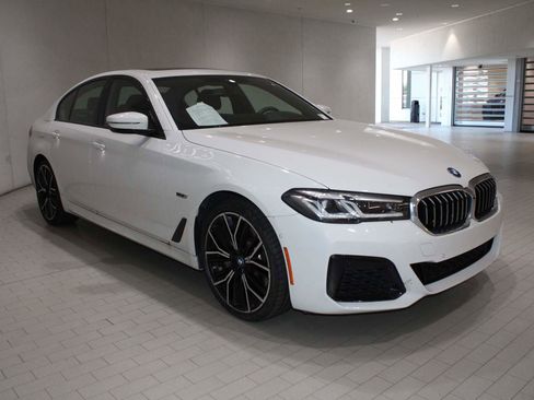 Certified 2023 BMW 530e w/ M Sport Package image 6
