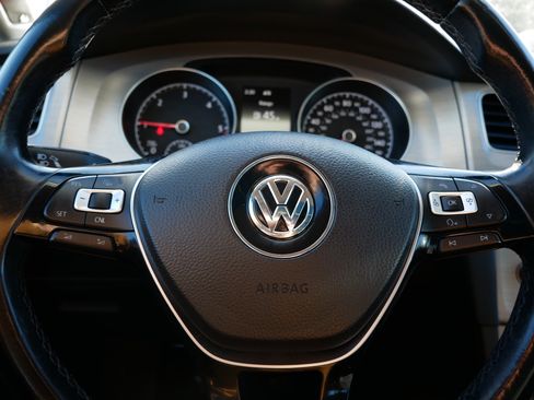 Used 2015 Volkswagen Golf TDI SE image 25