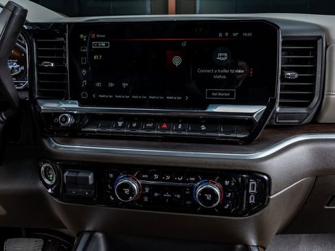 Used 2025 GMC Sierra 2500 SLT image 24