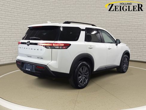 Certified 2024 Nissan Pathfinder SV AWD/4WD image 5