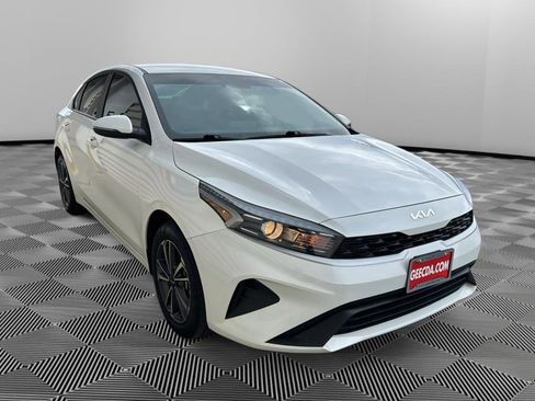 Used 2024 Kia Forte LXS w/ LXS Technology Package FWD image 3