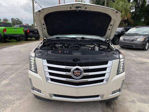 Used 2015 Cadillac Escalade Luxury RWD image 23