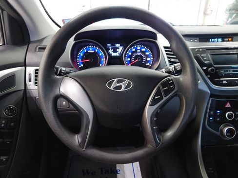 Used 2015 Hyundai Elantra SE FWD image 15