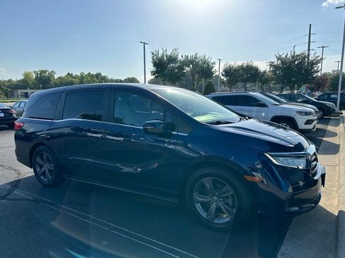 Used 2022 Honda Odyssey EX image 3