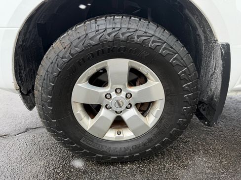 Used 2012 Nissan Frontier SV w/ SV Premium Utility Pkg image 11