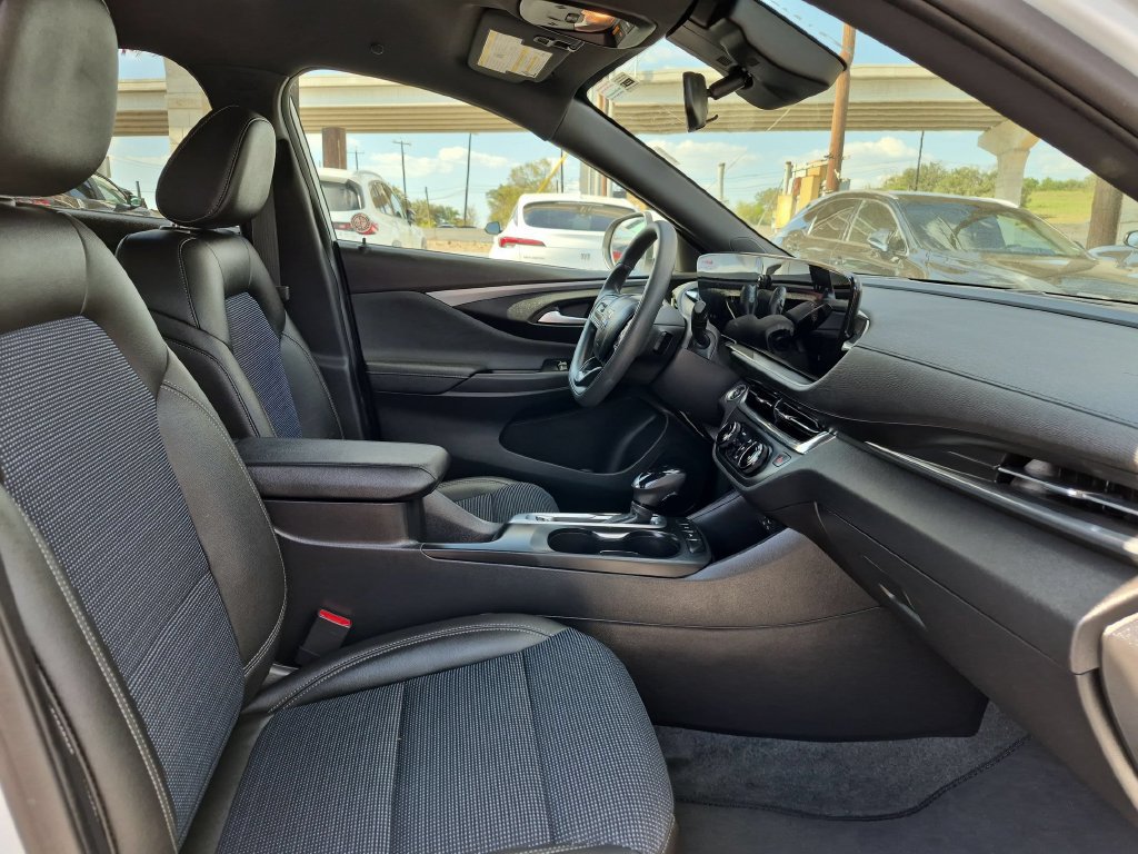 Used 2026 Buick Envista Preferred FWD image 31