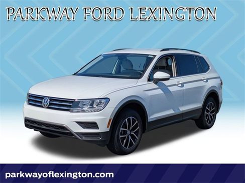 Used 2021 Volkswagen Tiguan SE image 1