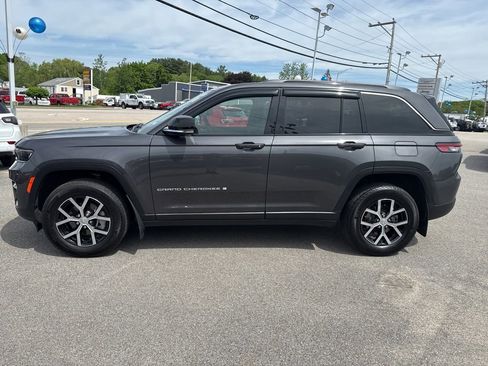 Used 2025 Jeep Grand Cherokee Limited w/ Trailer Tow Package AWD/4WD image 2